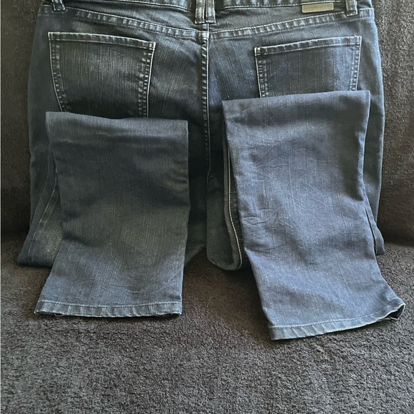 New York & Company Dark Wash Skinny Jeans used - Picture 5 of 7